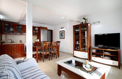 Arrieta Maison | Vacation Home "Casa Luisa" with Sea View & Wi-Fi