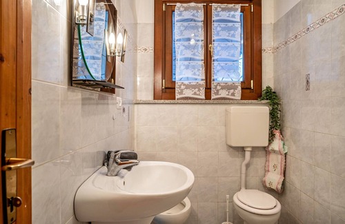 Pergine Valsugana Maison | Vacation Home "Chalet Bella Vita Pergine Valsugana" with Mountain View, Shared Terrace & Wi-Fi