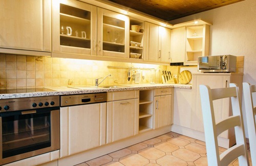 Patzig Appartement | Maison au toit de chaume - Maison de vacances et Appartement sous un toit de chaume dans Woorke