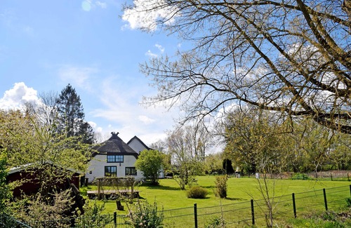 Patzig Appartement | Maison au toit de chaume - Maison de vacances et Appartement sous un toit de chaume dans Woorke