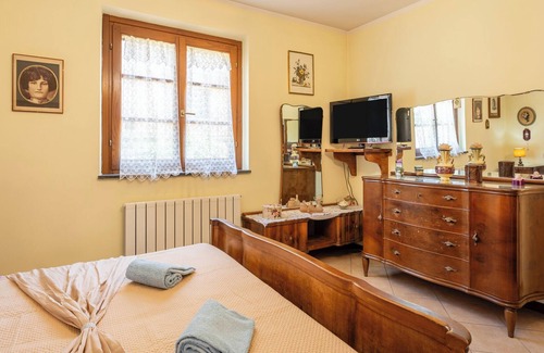 Pieve Fosciana Maison | Vacation Home "Di Nonna Adriana" with Shared Garden & Wi-Fi