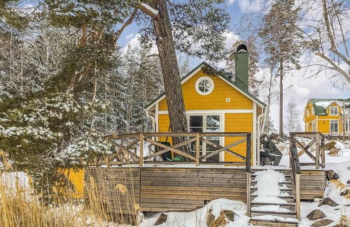 Uppsala Maison | Vacation home directly on the lake, Trehörningen
