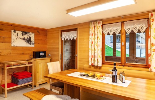 Bizau Maison | Maison de vacances "Dünser" avec vue sur les montagnes, sur un versant ensoleillé