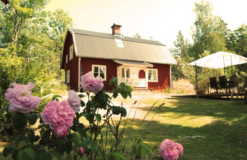 Vimmerby Maison | Vacation home Grimsebo in an idyllic secluded location - pure nature!