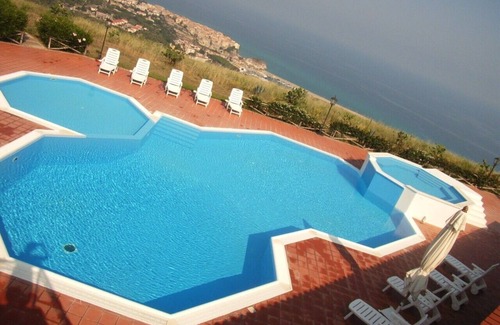 Parghelia Appartement | Holiday Dream ON emplacement avec vue imprenable sur la mer