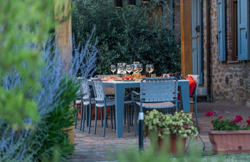 Paciano Maison | Vacation Home in Paciano with 4 bedrooms sleeps 10
