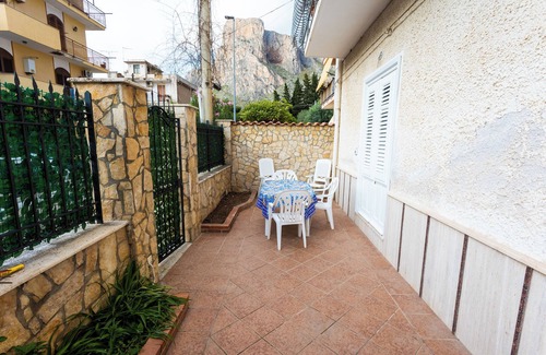 Sferracavallo Maison | Vacation home in Sferracavallo a few steps from the sea Ideal for families