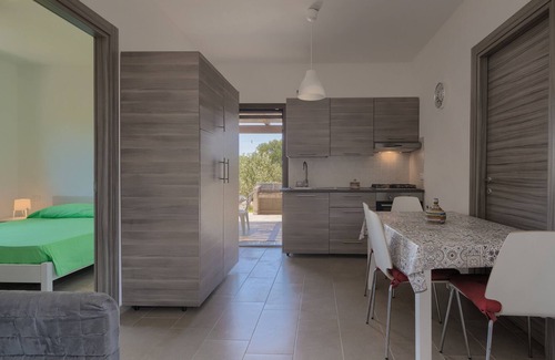Sant'Anna Arresi Maison | Maison de vacances 'Villa Adriana 4' avec vue sur les montagnes, terrasse privée & Wi-Fi