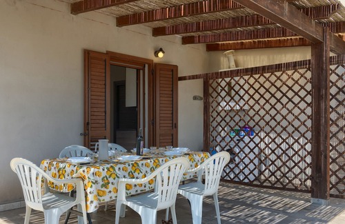 Sant'Anna Arresi Maison | Maison de vacances 'Villa Adriana 2' avec jardin, terrasse privée & Wi-Fi