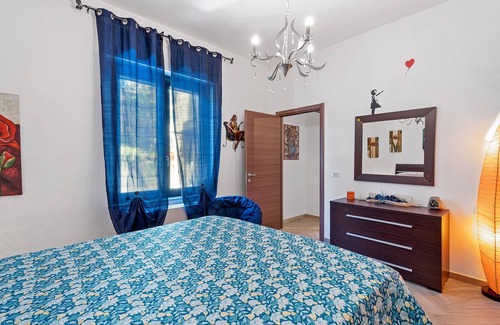 Carbonia Maison | Vacation Home "La Casa Di Alice" with A/C