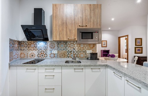 Durcal Appartement | Vacation Home "La Fuente" with Lake View, Shared Pool & Wi-Fi