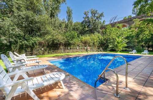 Durcal Appartement | Vacation Home "La Fuente" with Lake View, Shared Pool & Wi-Fi