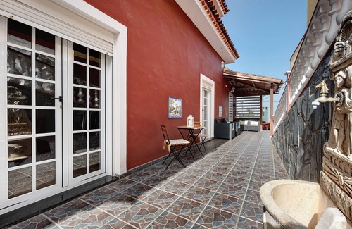 Montijos Maison | Vacation Home "La Planta Vieja" with Sea View, Shared Terraces & Wi-Fi