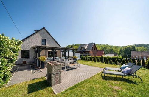 Zirkow Maison | Vacation home LandLust - with whirlpool near Binz