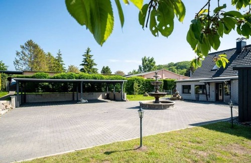 Zirkow Maison | Vacation home LandLust - with whirlpool near Binz