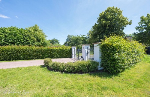 Puddemin Maison | Vacation home Lindenfels in the south of the island of Rügen