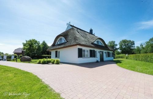 Puddemin Maison | Vacation home Lindenfels in the south of the island of Rügen