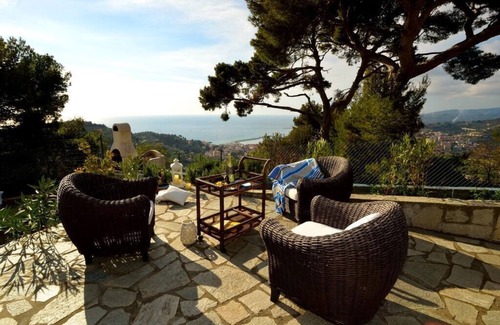 Imperia Villa | Maison de vacances avec vue magnifique sur la mer, jardin privé et wi / fi