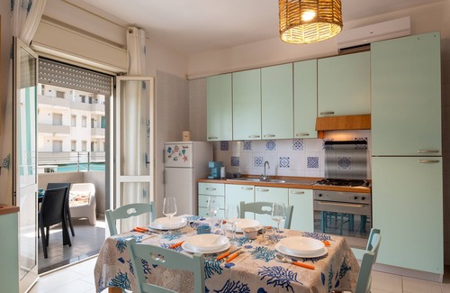 Rivabella Maison | Vacation Home 'Pineta Mare Flat' with Sea View, A/C & Private Terrace
