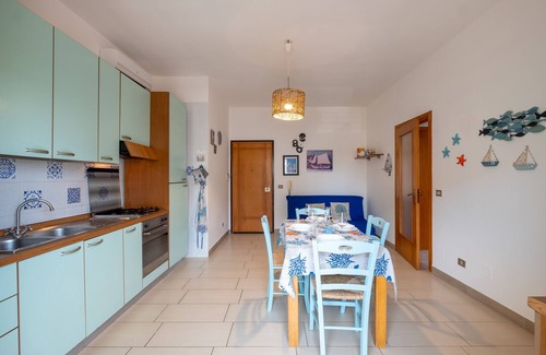 Rivabella Maison | Vacation Home 'Pineta Mare Flat' with Sea View, A/C & Private Terrace