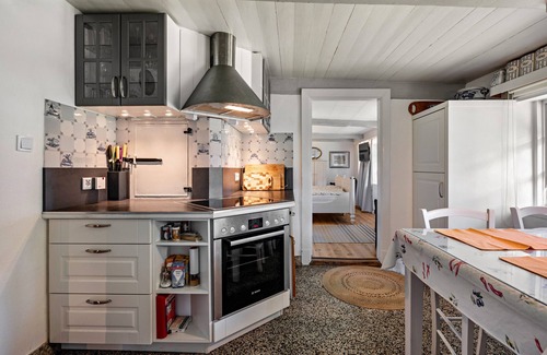 Stadum Maison | Maison de vacances 'Poppenstuuv', jardin de conte de fées baroque idyllique, sauna, parking, Wi-Fi