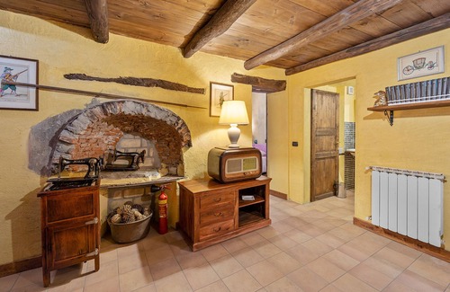 Seui Historic Centre Maison | Casa de vacaciones "Su Cuccumeu" con vistas a la montaña, balcón y Wi-Fi