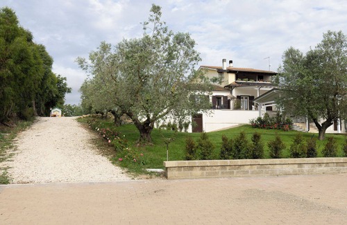 Tragliatella Maison | Vacation Home The Gardens of BeCa