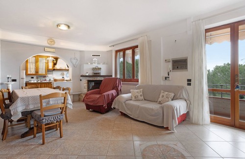Massa Maison | Vacation Home "Vacanze A Casa Di Paolo" with Balcony