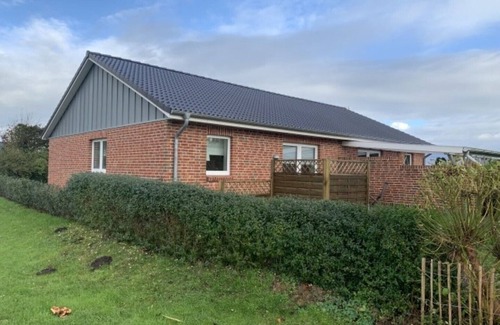 Klanxbuell Maison | Vacation home Waterkant with dog in Klanxbüll/ NF, near the Danish border