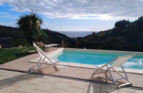 Pompeiana Appartement | Vacation home with 3 apartments with private garden with sea view and swimming pool!
