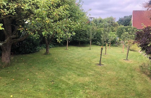 St. Lorenz Nord Maison | Vacation home with large garden for relaxing and romping around, close to the Baltic Sea