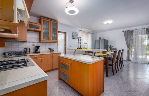 Krizanci Maison | Maison avec piscine - un paradis pour les familles