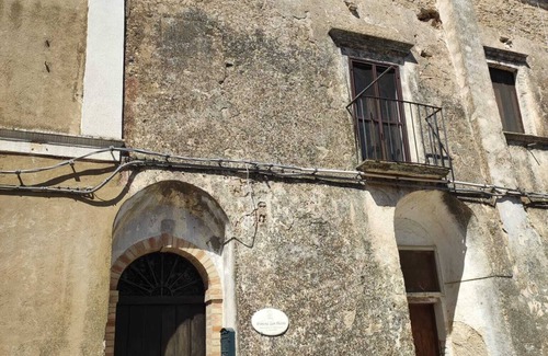 Ferrandina Appartement | Vacation House in Historic Residence in Ferrandina 5 minutes from the center of town.