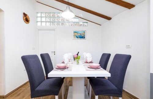 Veli Losinj Maison | Vacation house Orange