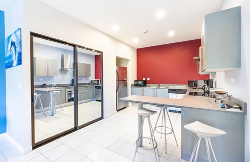 Barrio Santa Lucia Copropriété | Magnifique Condo, à Distance de Marche de la Plage, au Centre-ville de Jaco