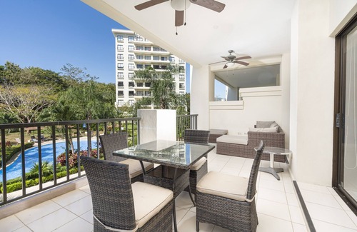 Barrio Santa Lucia Copropriété | Magnifique Condo, à Distance de Marche de la Plage, au Centre-ville de Jaco