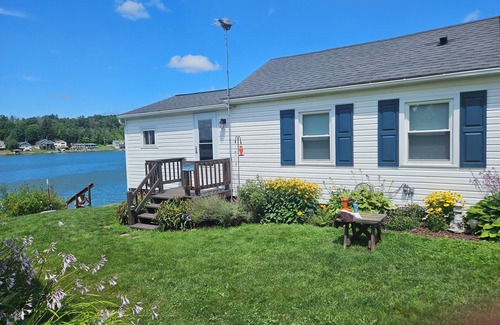Wolcott Cottage | Vacation on the water- with access to Lake Ontario