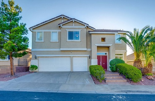 McCullough Hills Maison | Vacation Ready 4 Bed/3 Bath with a Heated Pool & Spa