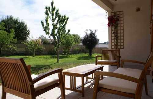 Pezenas Maison | Location de vacances à Pézenas : une maison dans un grand jardin. Pour deux.