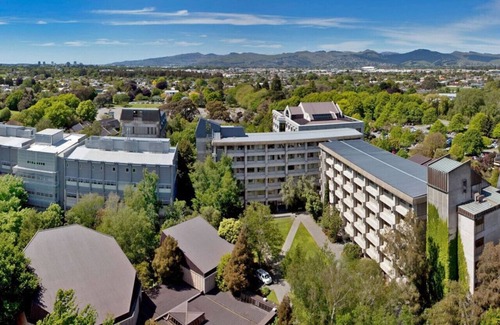 Upper Riccarton Maison | Vacation Riccarton 2 bed 2 bath w/carpark