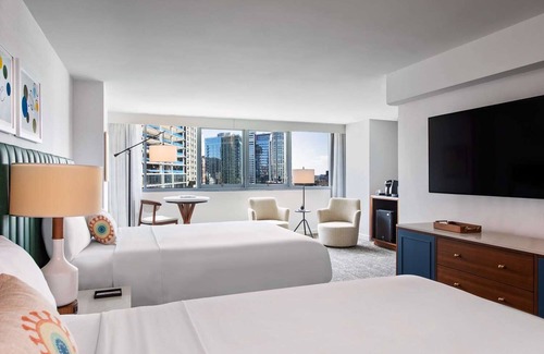 Downtown Chicago Station Balnéaire | Vacation Starts Here! Near Chicago Riverwalk and The River Theater, Pets Allowed