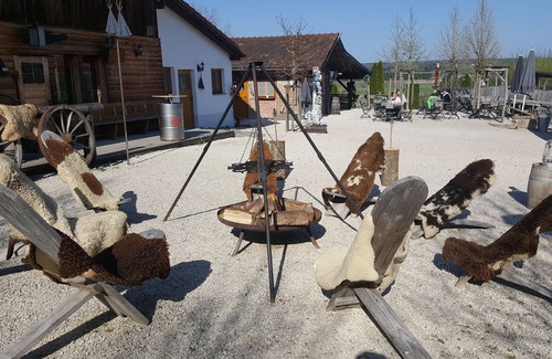 Sauldorf Appartement | Vacances entre amis. À 20 minutes en voiture du lac de Constance se trouve le magnifique Tipihof,