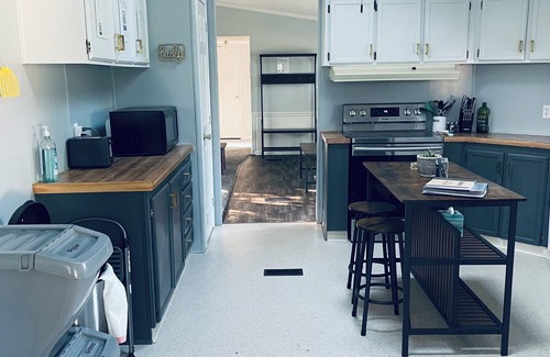 Watkins Glen Maison | Vacationing doesn’t have to be a chore; it can be a pleasure at Arbor Roads!