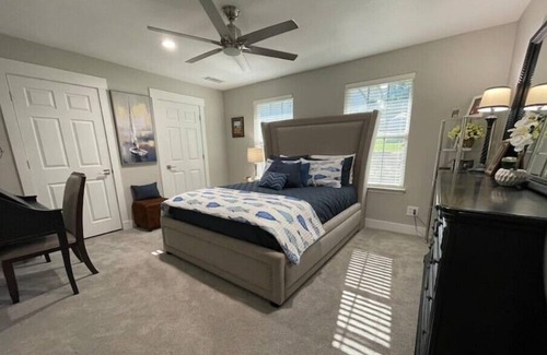 Bridgeport Maison | Vacay on the Lake-off of HWY 380