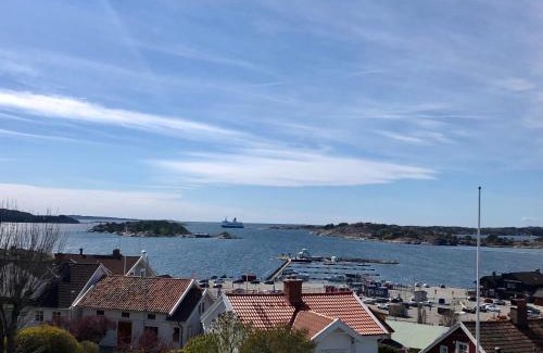 Stromstad Appartement | Vacker våning med havsutsikt i Strömstads centrum.