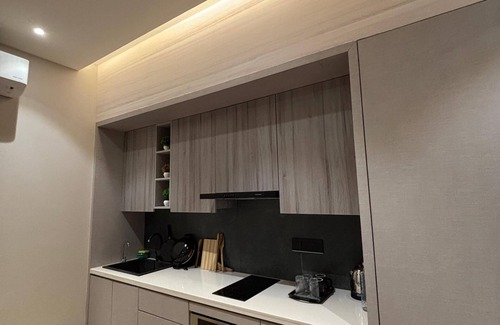 Greater Noida Appartement | Vaelora Stay - Luxe Studio, Galaxy Blue Sapphire Plaza
