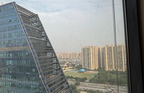 Greater Noida Appartement | Vaelora Stay - Luxe Studio, Galaxy Blue Sapphire Plaza