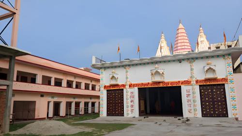 Misrikh Maison | Vagishanand Swami Hariharanand Ashram