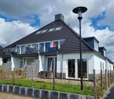 Offingawier Appartement | Vakantie vieren aan het Sneekermeer