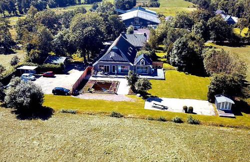 Oldekerk Appartement | Vakantiehuisje the Bird's Nest met jacuzzi